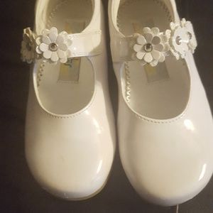 Girls White Dress Shoes